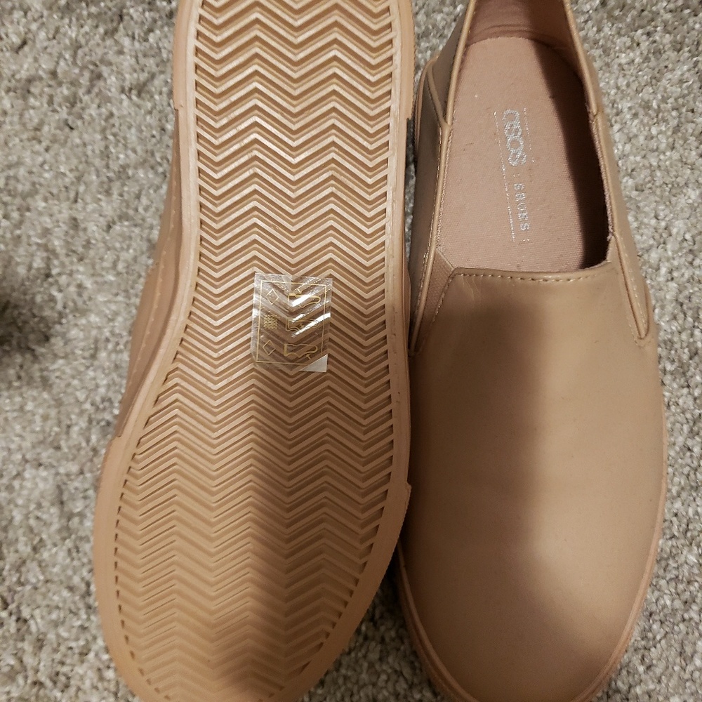 Faux leather nude slip on sneakers